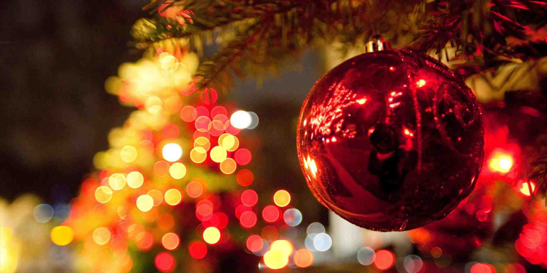 Giáng sinh đang đến rất gần, bạn đã sẵn sàng để chào đón lễ hội này trên trang Facebook của mình chưa? Nếu chưa, hãy cùng xem ngay những ảnh bìa Giáng sinh/Noel tuyệt đẹp để lựa chọn cho mình một bức hình ấn tượng nhất.