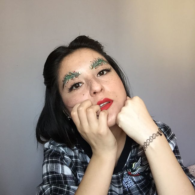 Biến chân mày thành cây thông Noel trong dịp Giáng sinh - Ảnh 7