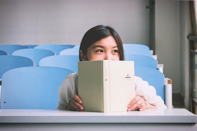 Tại sao càng đọc to chúng ta càng nhớ nhanh hơn?