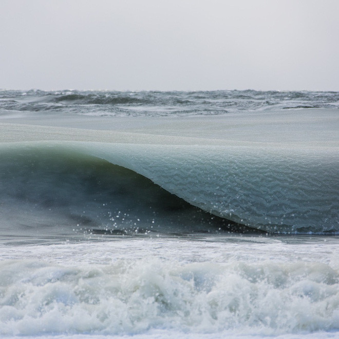 Lớp sóng hoàn hảo tựa như tấm thảm khổng lồ 