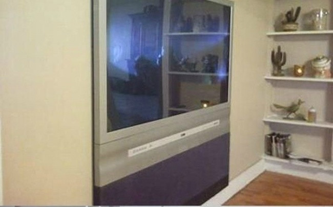 Màn hình rộng + phòng thứ hai = màn hình phẳng