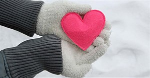 Trổ tài tự may túi sưởi mùa đông hình trái tim ấm áp
