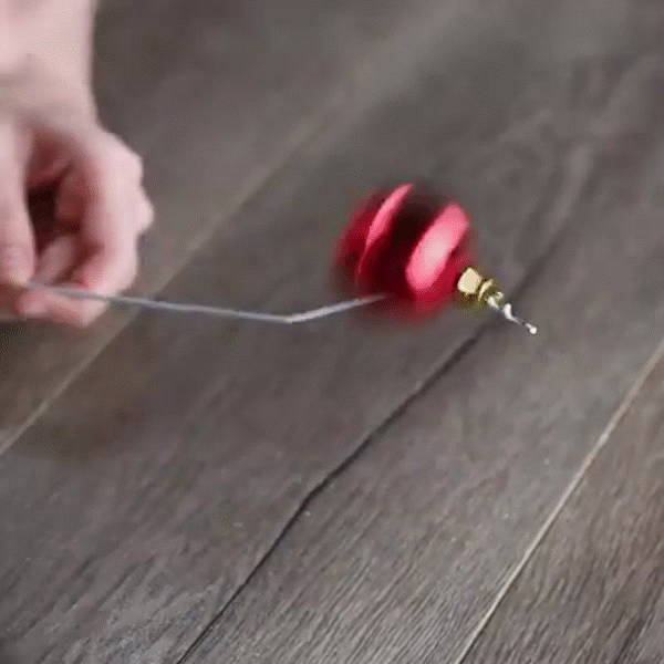 Cho những quả cầu vào móc