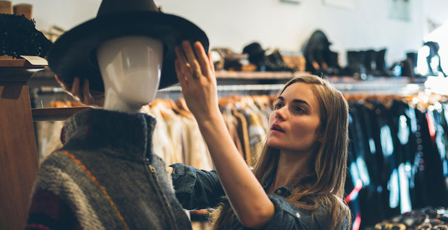 Dừng lại để suy nghĩ trước khi tiêu tiền