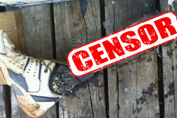 Có vẻ như những bàn chân bí ẩn này thuộc về những người đã tự động chấm dứt cuộc sống của mình