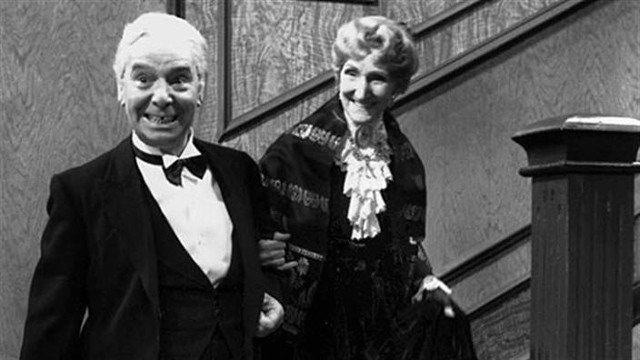 Xem đi xem lại một bộ phim đen trắng