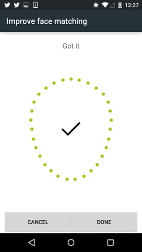 Hãy để gương mặt bạn nằm trọn trong vòng màu xanh này