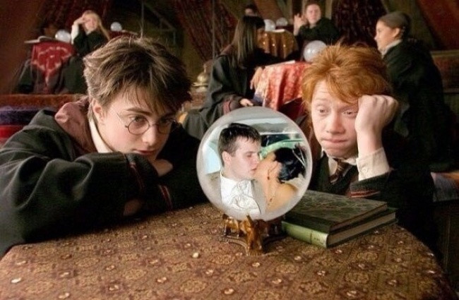 Thời xưa không có camera quay trộm thì đã có quả cầu pha lê.