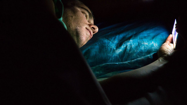 Bị cuốn vào các thông báo vào mỗi sớm