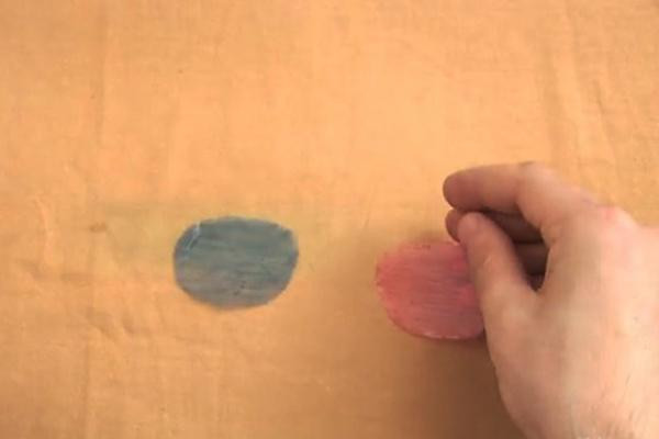 Tô màu lên phần mắt kính 