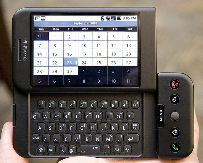 Năm 2008, HTC Dream - chiếc điện thoại thông minh Android đầu tiên được tung ra thị trường.
