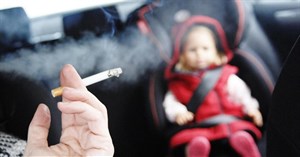 Tiếp xúc với khói thuốc trong thời kỳ mang thai liên quan đến nguy cơ hen suyễn ở trẻ sơ sinh