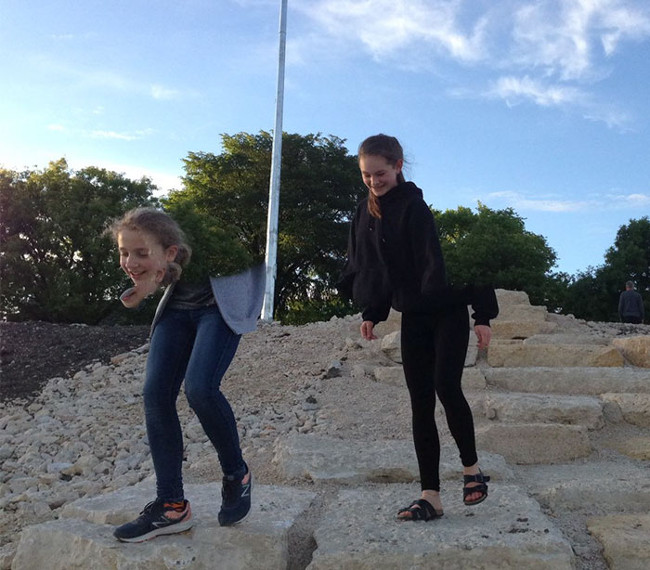 Chắc phó nháy có phép dời hình!