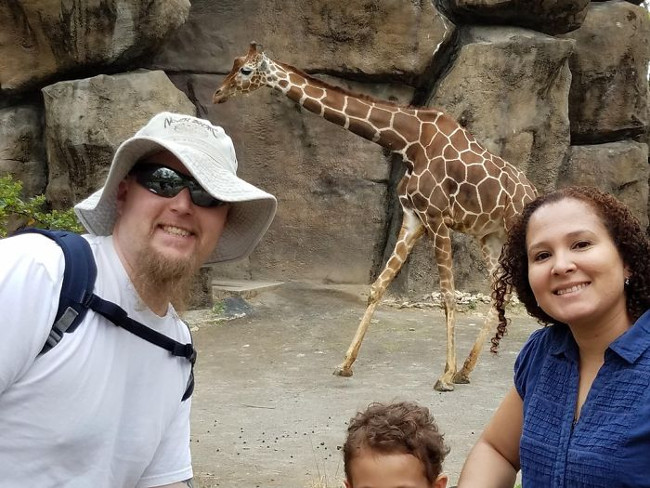 Hậu quả của việc "Anh chụp hộ vợ chồng tôi kiểu ảnh".