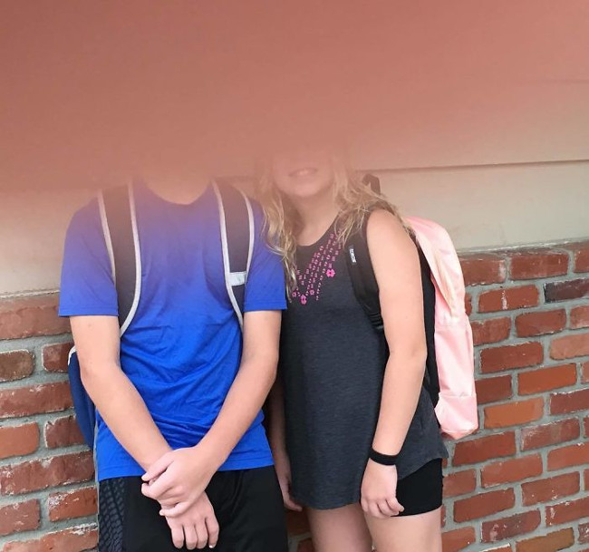 Có khuôn mặt là quan trọng nhất thì lại bị che!