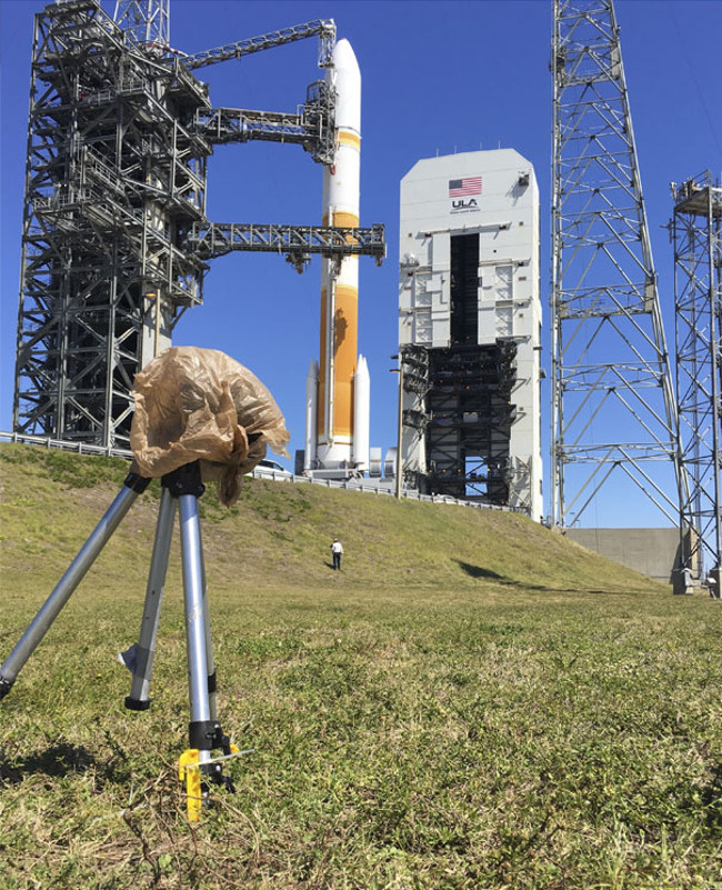 Máy ảnh ở Launchpad tại Cape Canaveral