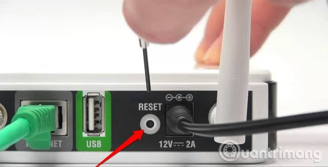 Khởi động lại router