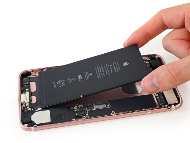 Thay pin chính hãng của Apple