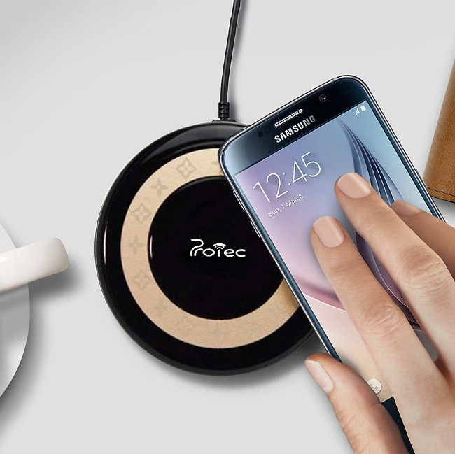 Dùng sạc không dây