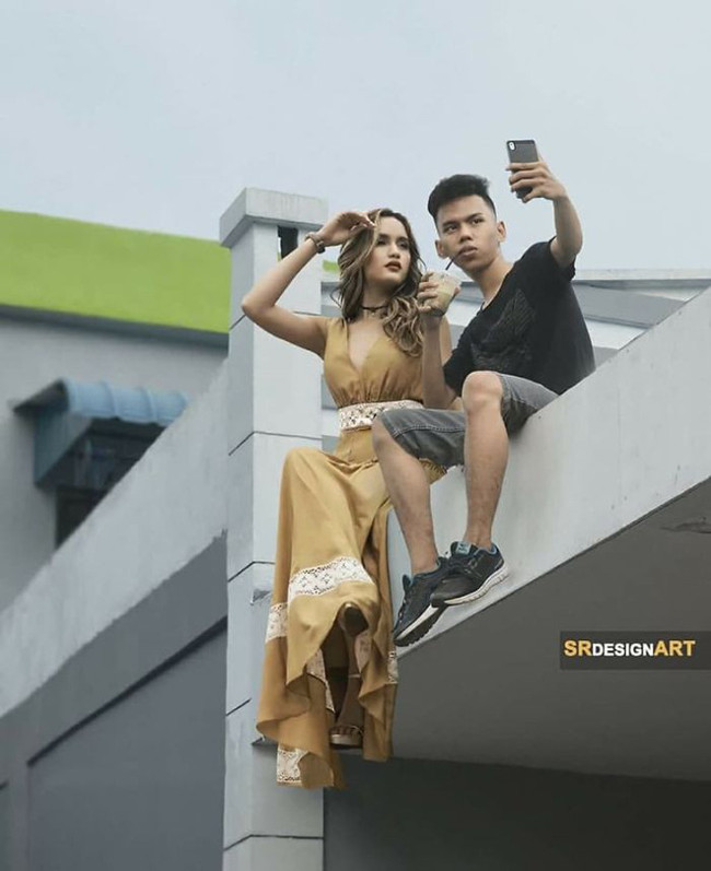 Đi chơi tán dóc với người mẫu Victory's Secret cũng bình thường thôi nhé