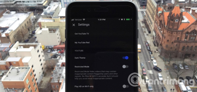 Cách kích hoạt Dark Theme trên iPhone