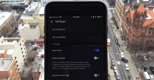 Cách kích hoạt Dark Theme trên YouTube cho iPhone