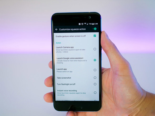 Edge Sense như một phím riêng để chụp ảnh chuyên dụng.