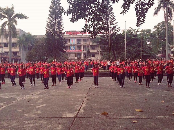 Muôn kiểu cổ động cho U23 Việt Nam trước giờ G của các fan 17