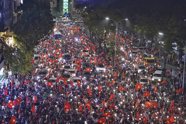 Hàng triệu con tim hân hoan trong chiến thắng lịch sử