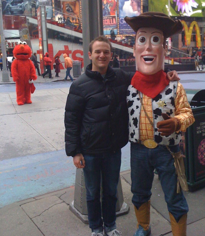 Chú rối Elmo cảm thấy bị tổn thương.