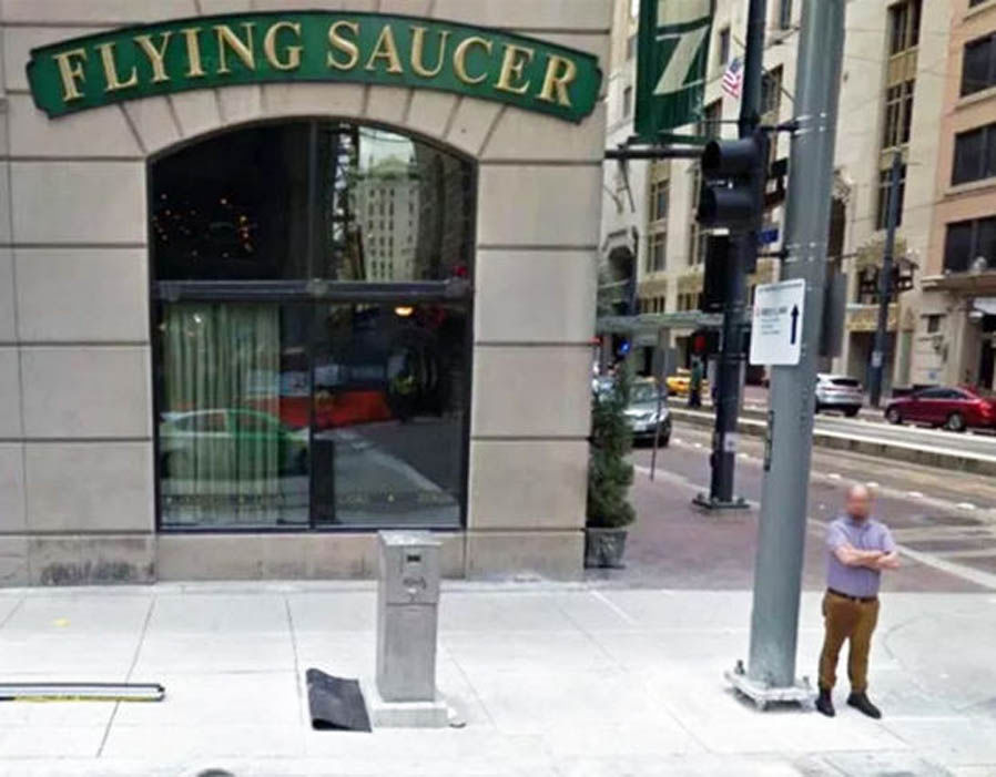 Loạt ảnh hài hước mà Google Maps đã ghi lại trên khắp đường phố thế giới 6