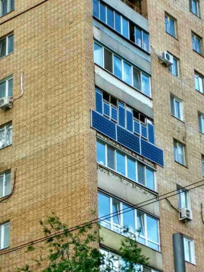 Các tấm pin mặt trời sẽ giúp bạn tiết kiệm kha khá tiền điện.