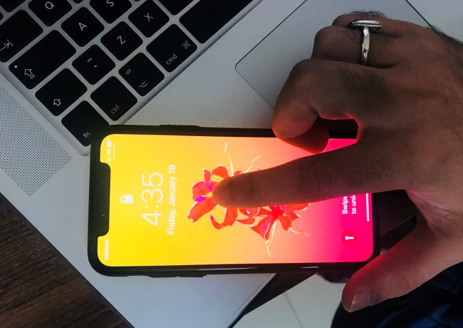 Chạm để mở khóa