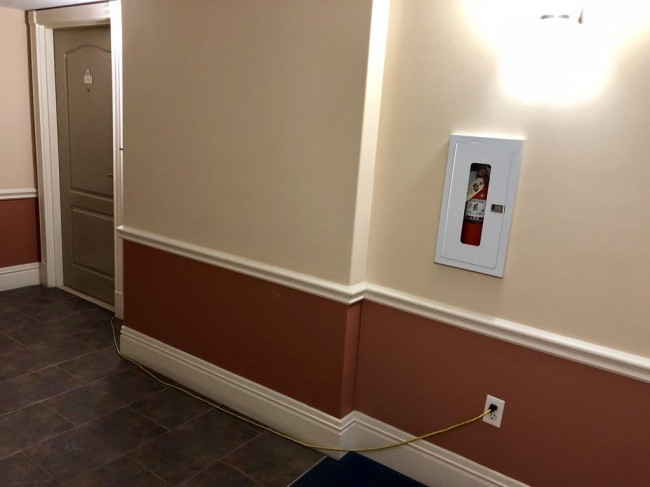 “Ai đó trong tòa nhà đang muốn tiết kiệm hóa đơn tiền điện.”