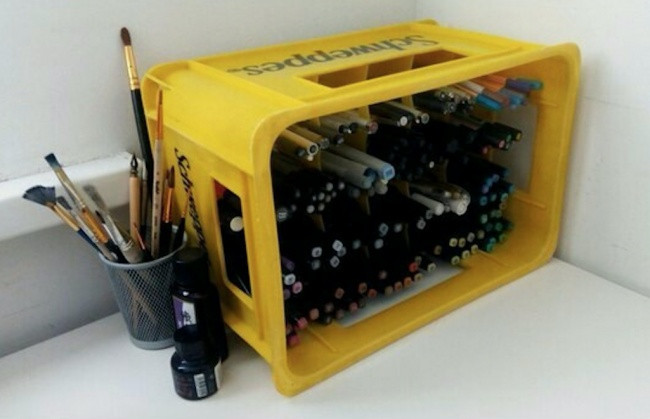 Thay vì dựng lên hãy để nằm ngang, vừa dễ lấy bút lại vừa tiết kiệm không gian.