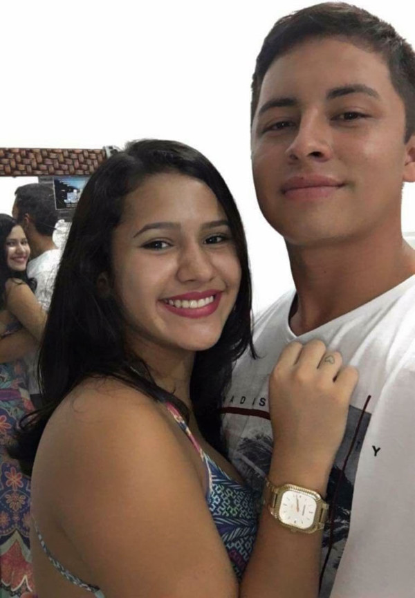 Màn chụp hình hai đầu thật kỳ dị