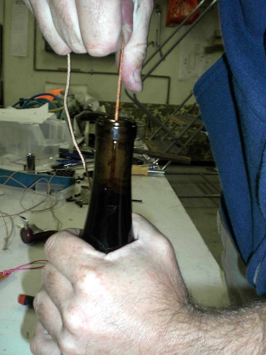 Dùng dây thép cứng