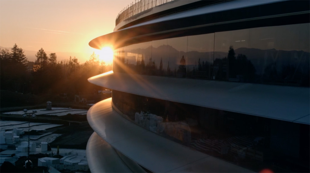 Apple Park trong ánh hoàng hôn