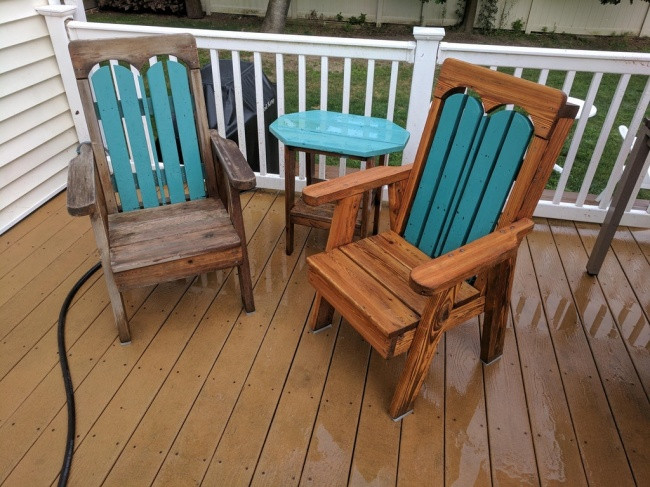 Sau khi rửa sạch, chiếc ghế mà ông nội làm như được khoác lên lớp áo mới.