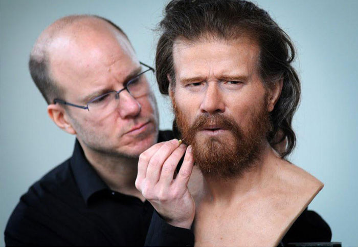 Thần thánh không các chế?