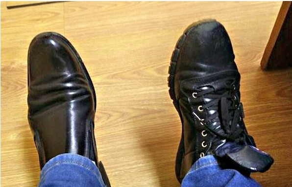 Thức dậy muộn, luống cuống cho kịp giờ làm mà thế này đây!