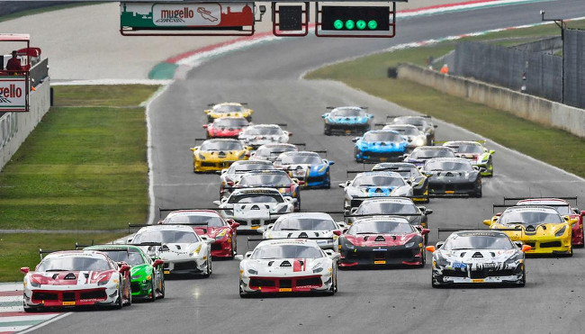 Intel kết hợp với Ferrari ra mắt máy bay không người lái tích hợp AI để phân tích các cuộc đua xe hơi