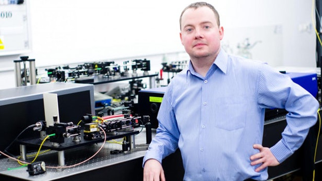 Hệ thống hình ảnh cho phép kiểm tra toàn bộ mắt với một dụng cụ duy nhất