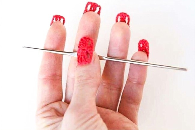 Một ý tưởng làm móng "sang chảnh" khác: Phong cách bà nội