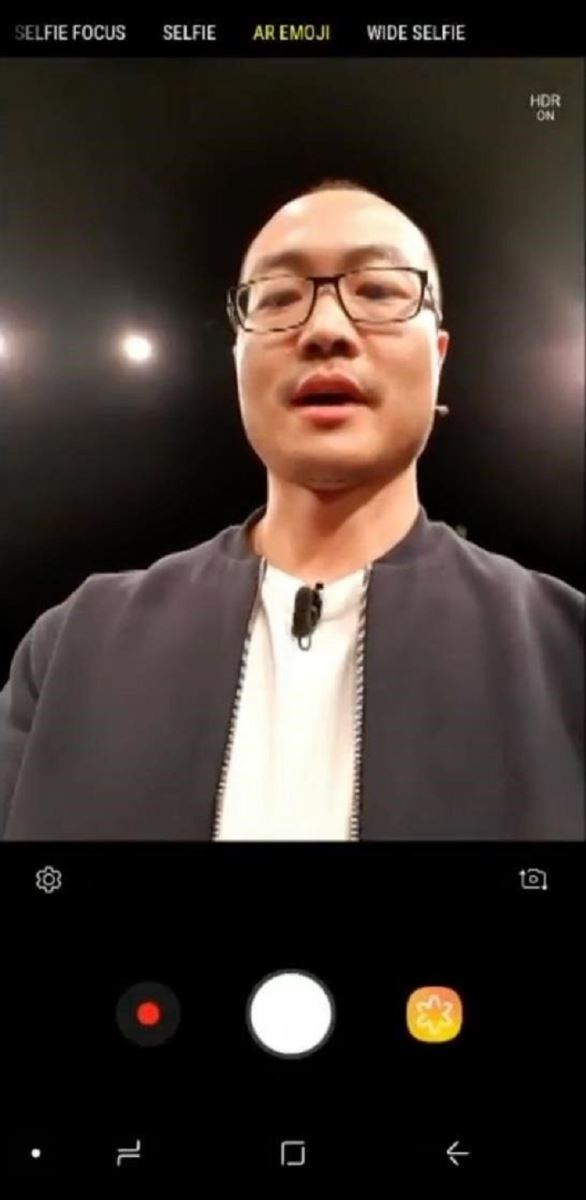 Chụp một bức ảnh Selfie