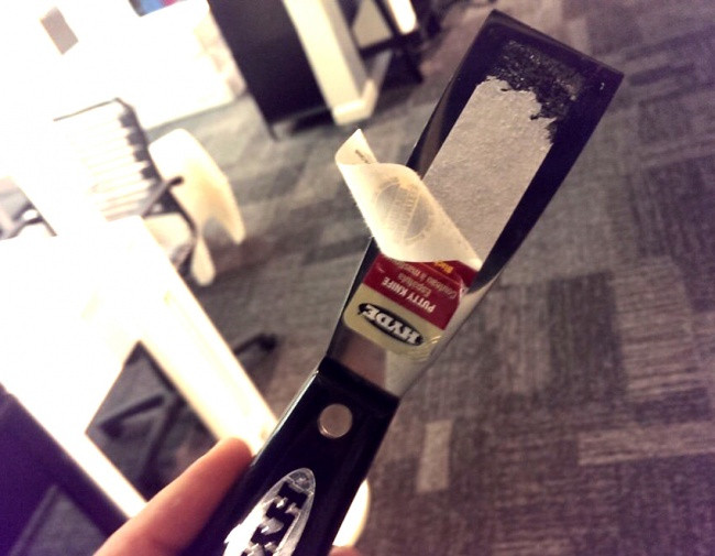 Nếu bạn là người phát minh ra loại nhãn dán này thì không ai thích bạn cả.