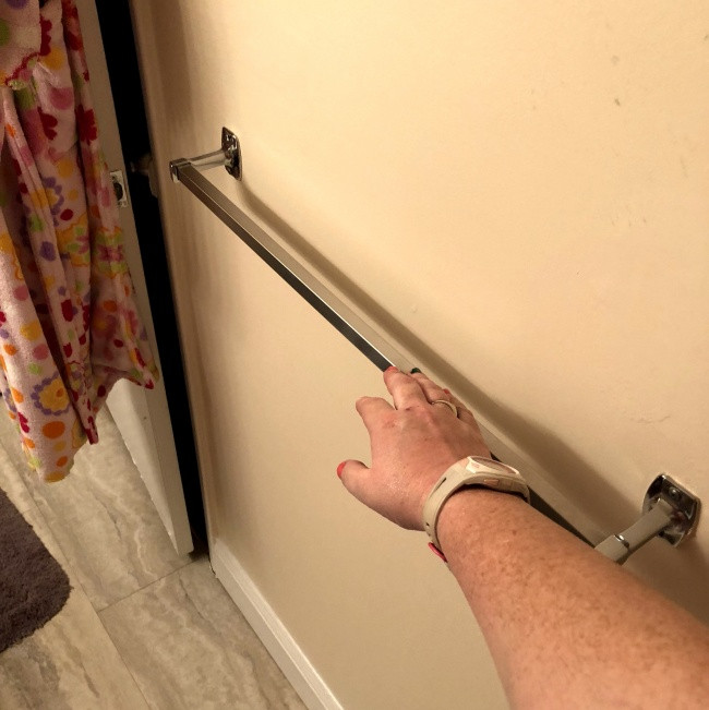 Khi ra khỏi nhà tắm và nhớ rằng bạn đã ném khăn lau vào trong máy giặt mà không thay thế chúng.