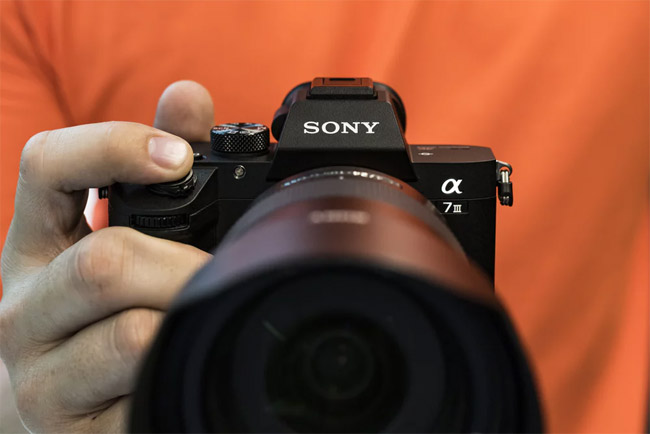Máy ảnh Sony α7 III