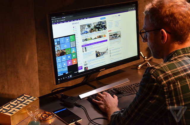 Dùng điện thoại trên màn hình lớn 