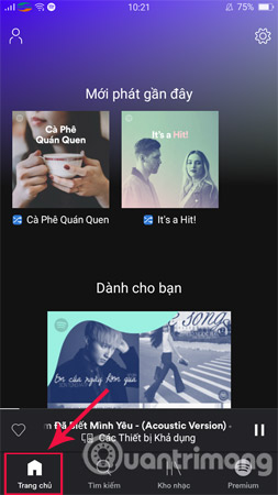 Mở Spotify trên điện thoại để vào Trang chủ của ứng dụng.